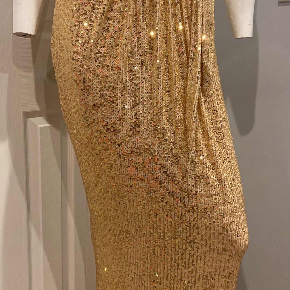 NWOT Ieena for Mac Duggal gold sequin halter gown - Picture 6 of 12